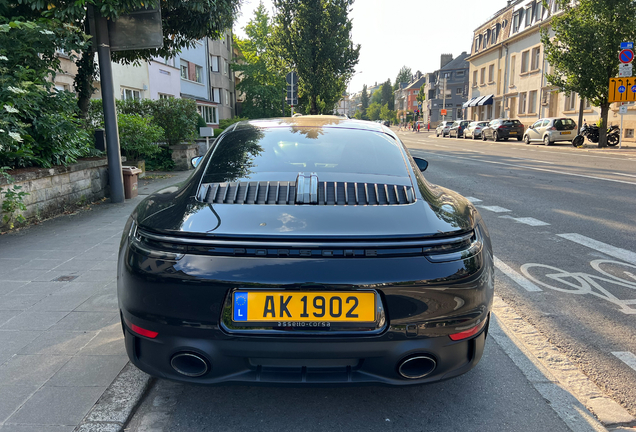 Porsche 992 Carrera 4 GTS