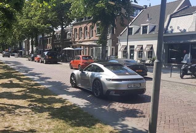 Porsche 992 Carrera 4S