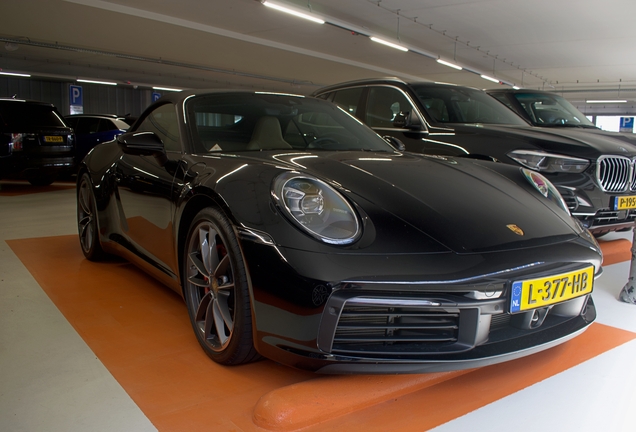 Porsche 992 Carrera 4S Cabriolet