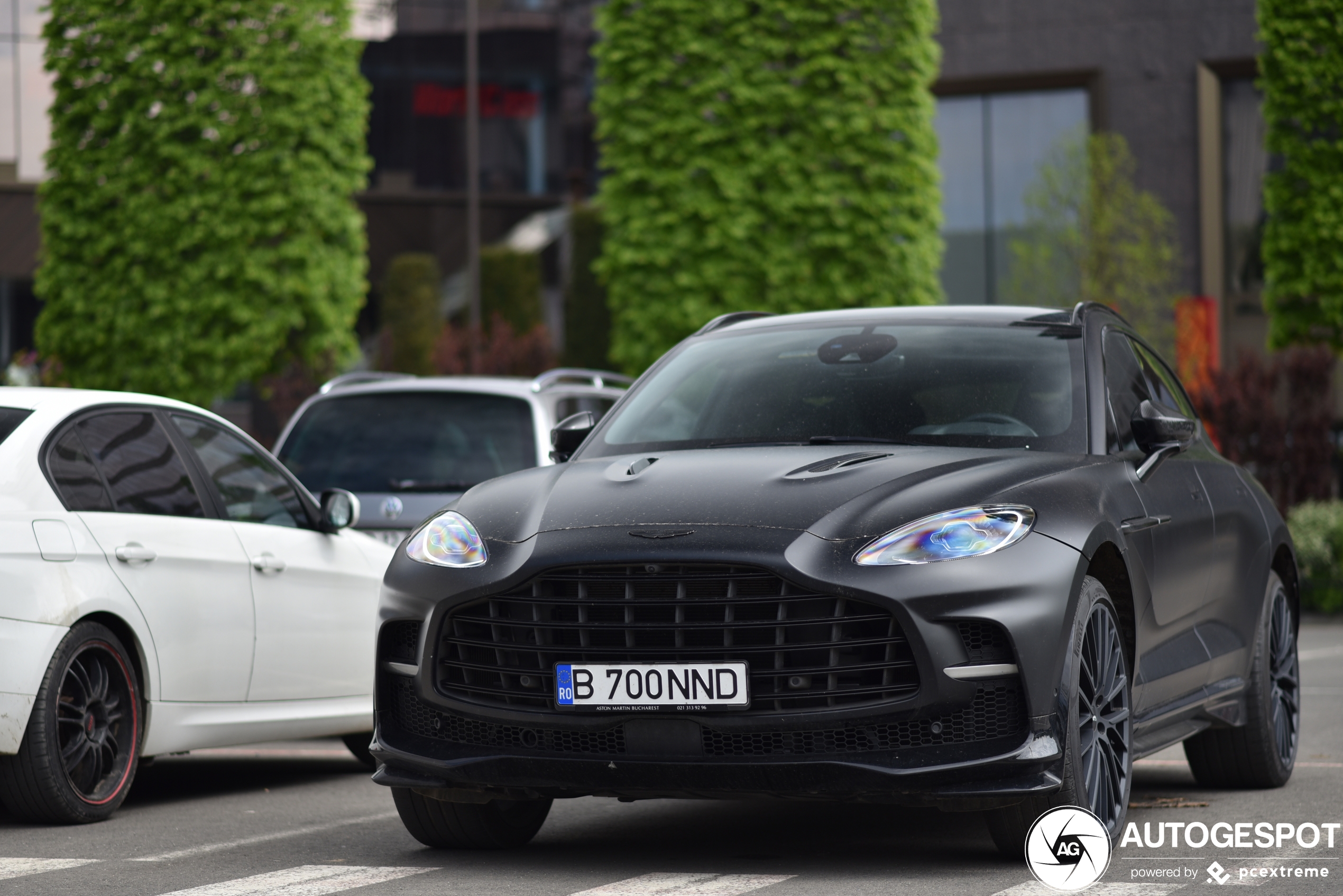 Aston Martin DBX707