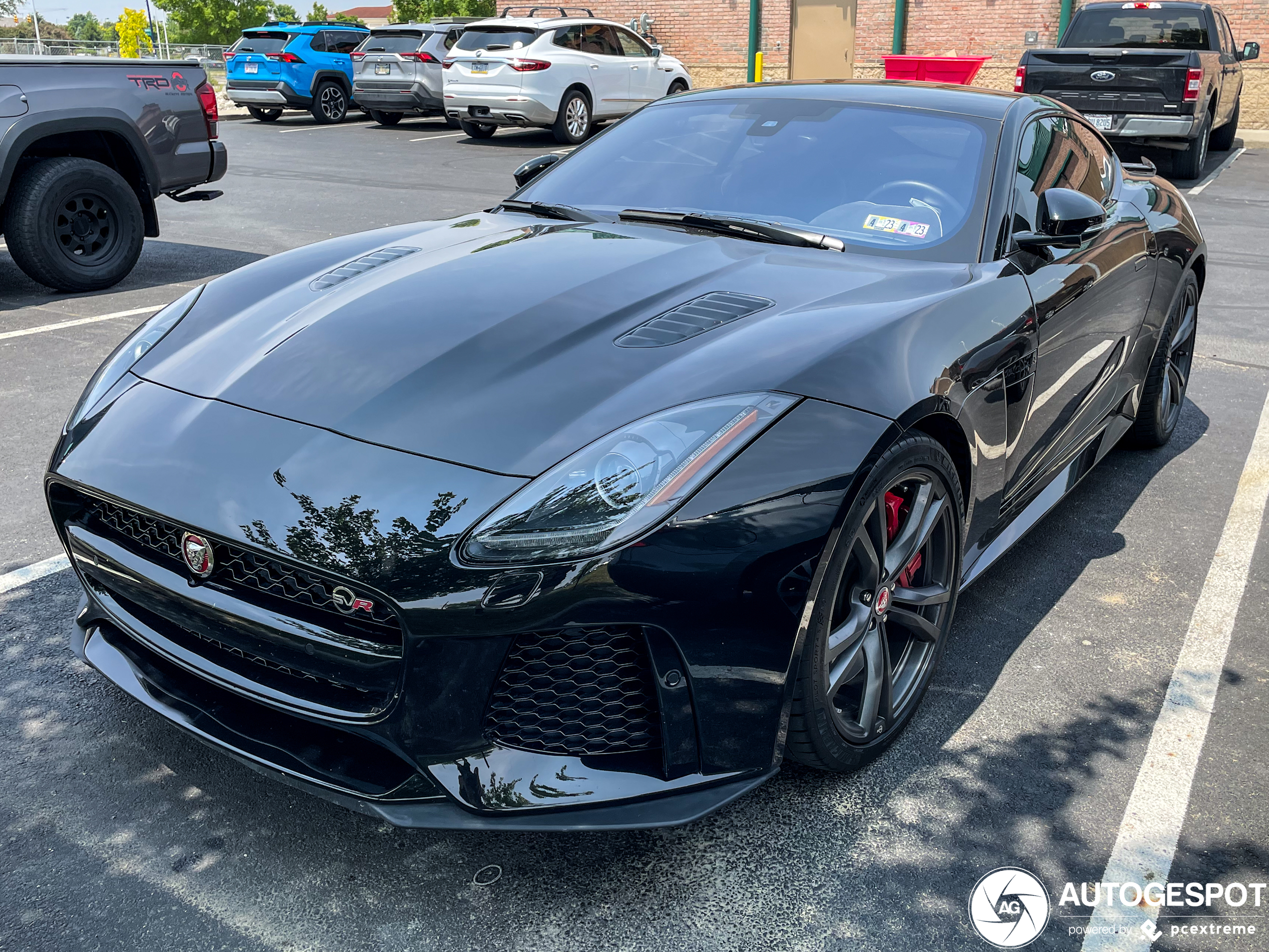 Jaguar F-TYPE SVR Coupé