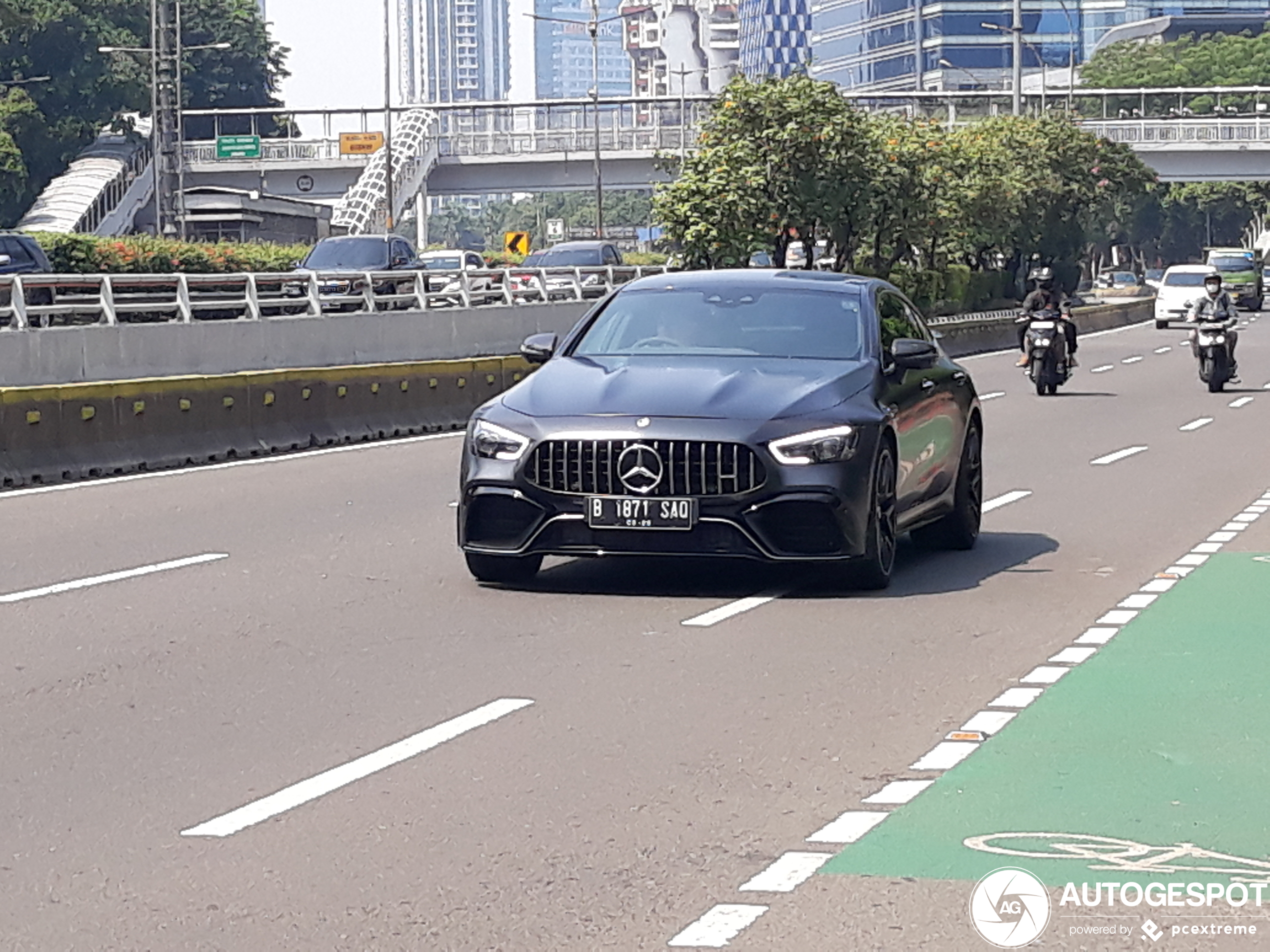 Mercedes-AMG GT 63 S X290