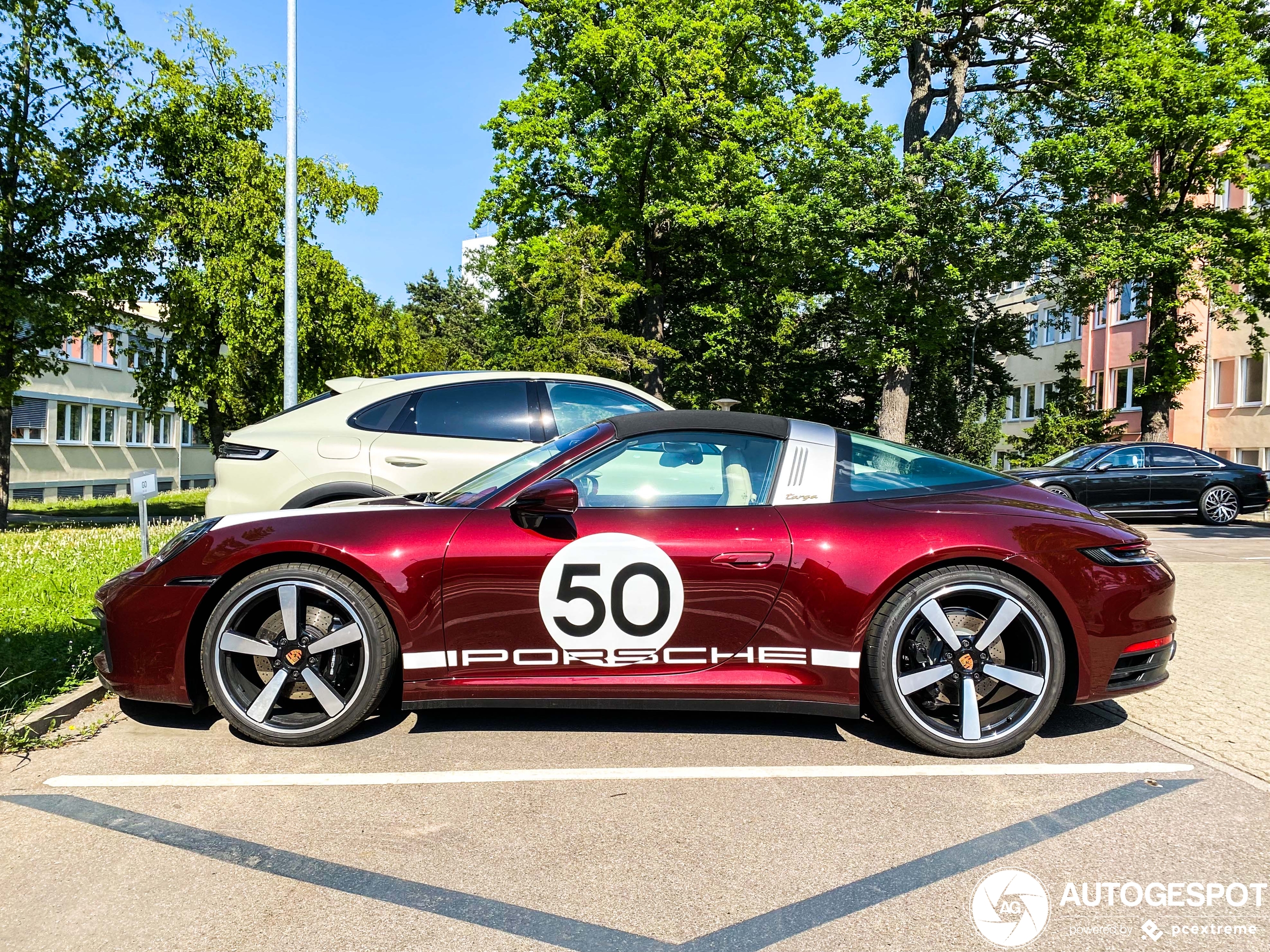 Porsche 992 Targa 4S Heritage Design Edition