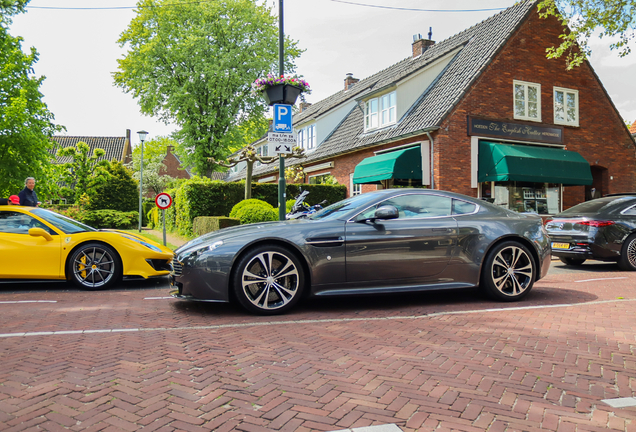 Aston Martin V12 Vantage