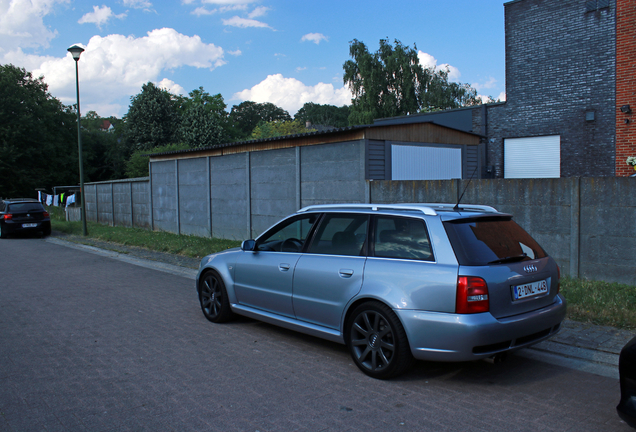 Audi RS4 Avant B5