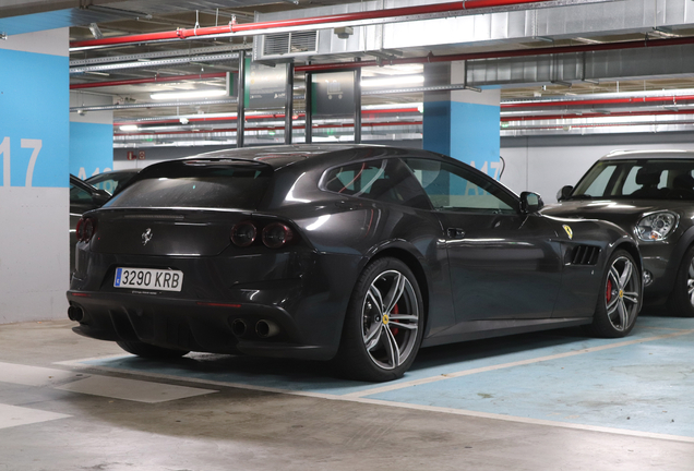 Ferrari GTC4Lusso