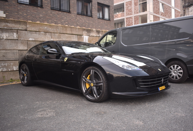 Ferrari GTC4Lusso