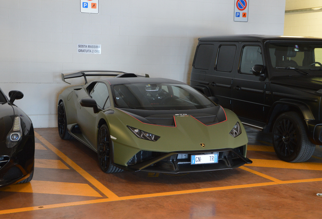 Lamborghini Huracán LP640-2 STO