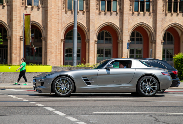 Mercedes-Benz SLS AMG