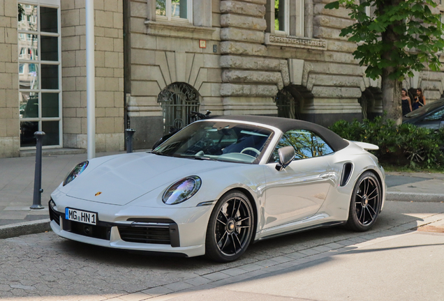 Porsche 992 Turbo Cabriolet