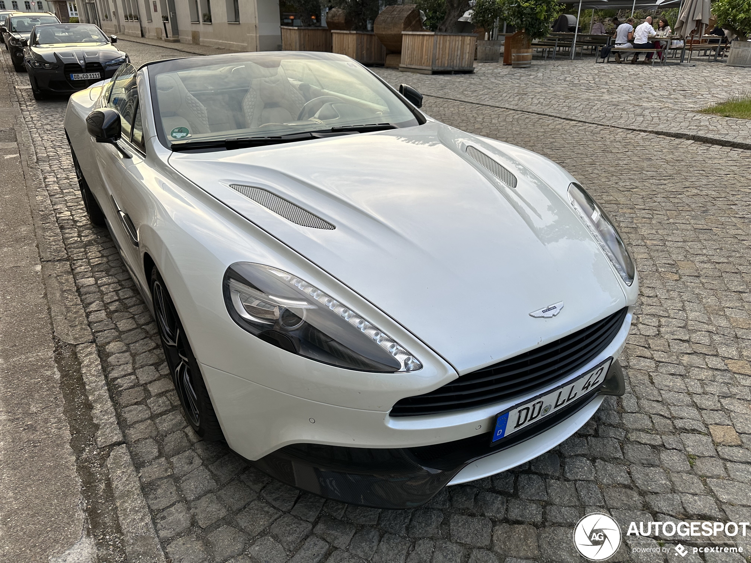 Aston Martin Vanquish Volante 2015 Carbon White Edition