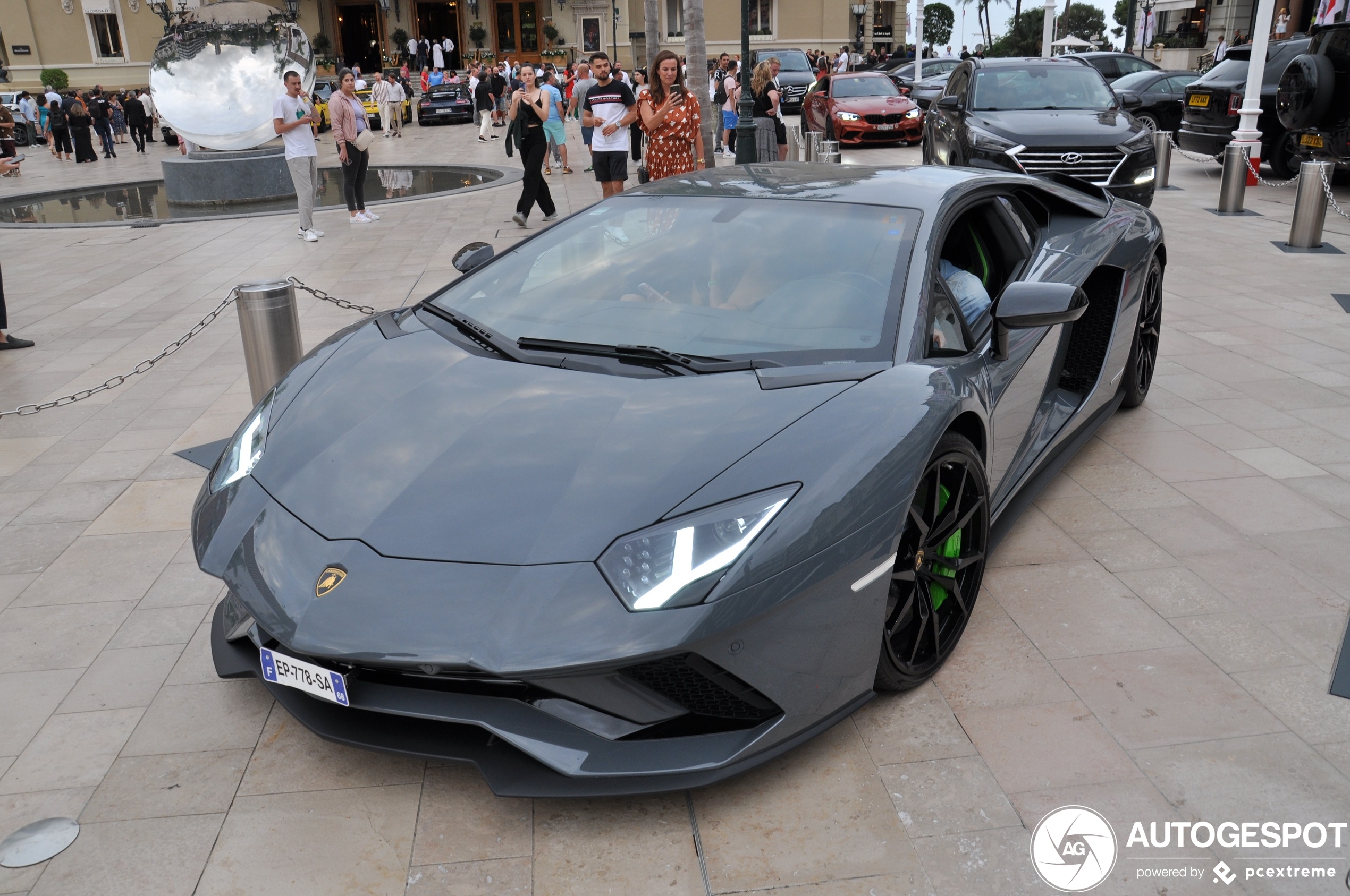 Lamborghini Aventador S LP740-4