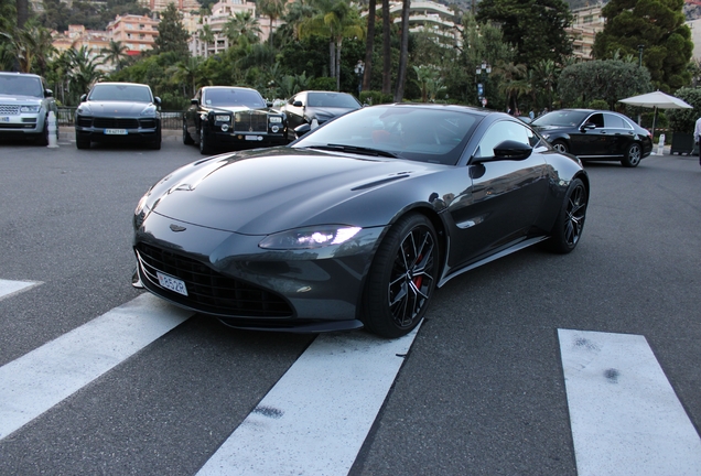 Aston Martin V8 Vantage 2018