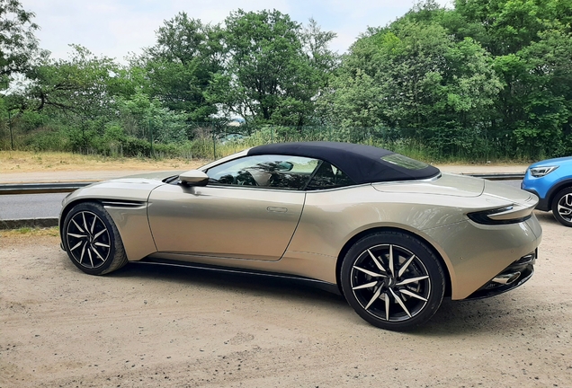 Aston Martin DB11 V8 Volante