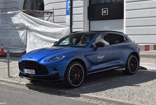 Aston Martin DBX707