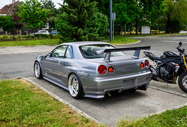 Nissan Skyline R34 GT-R