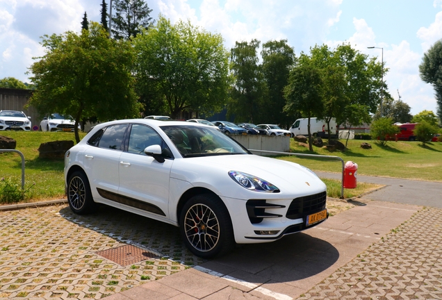 Porsche 95B Macan Turbo