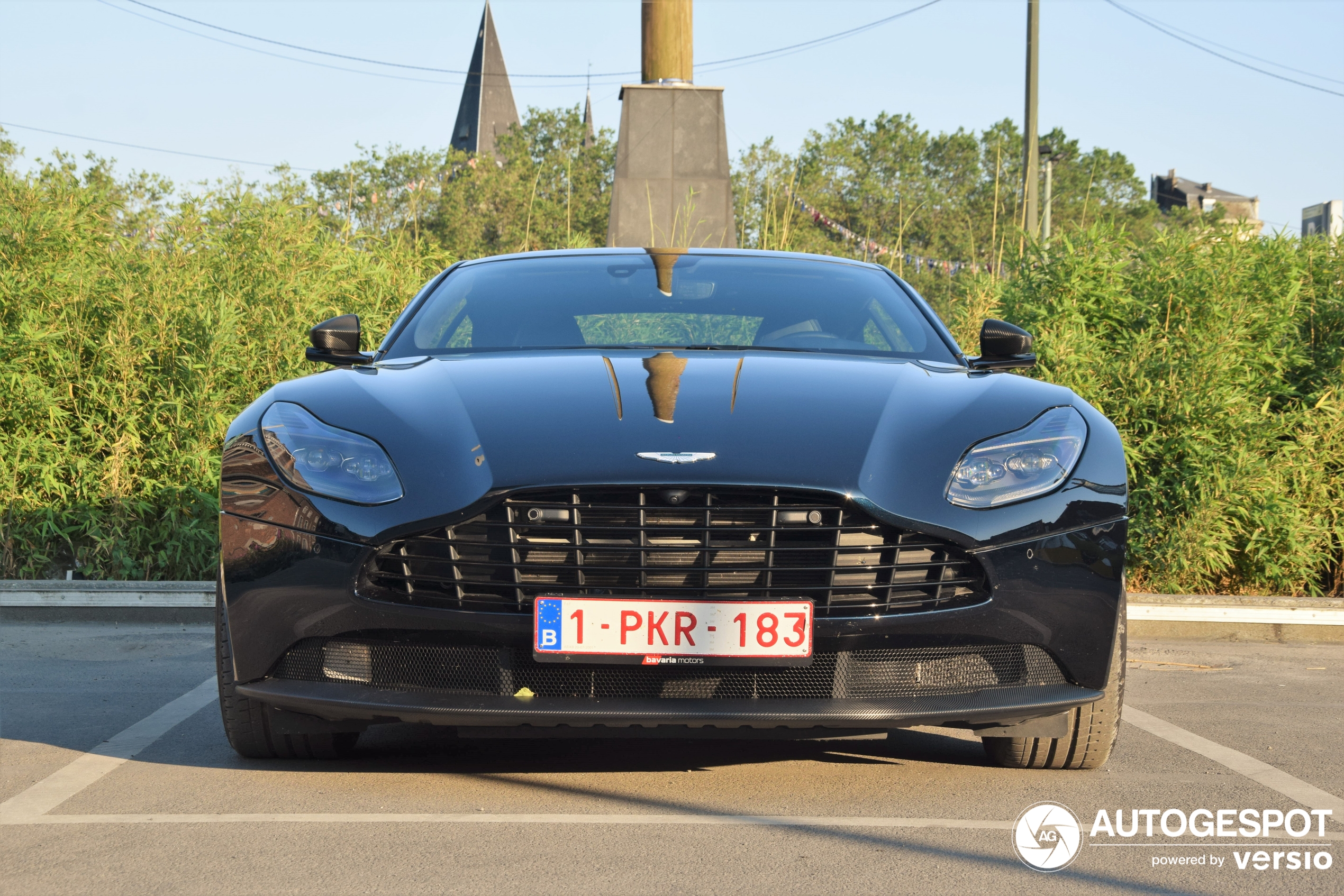 Aston Martin DB11