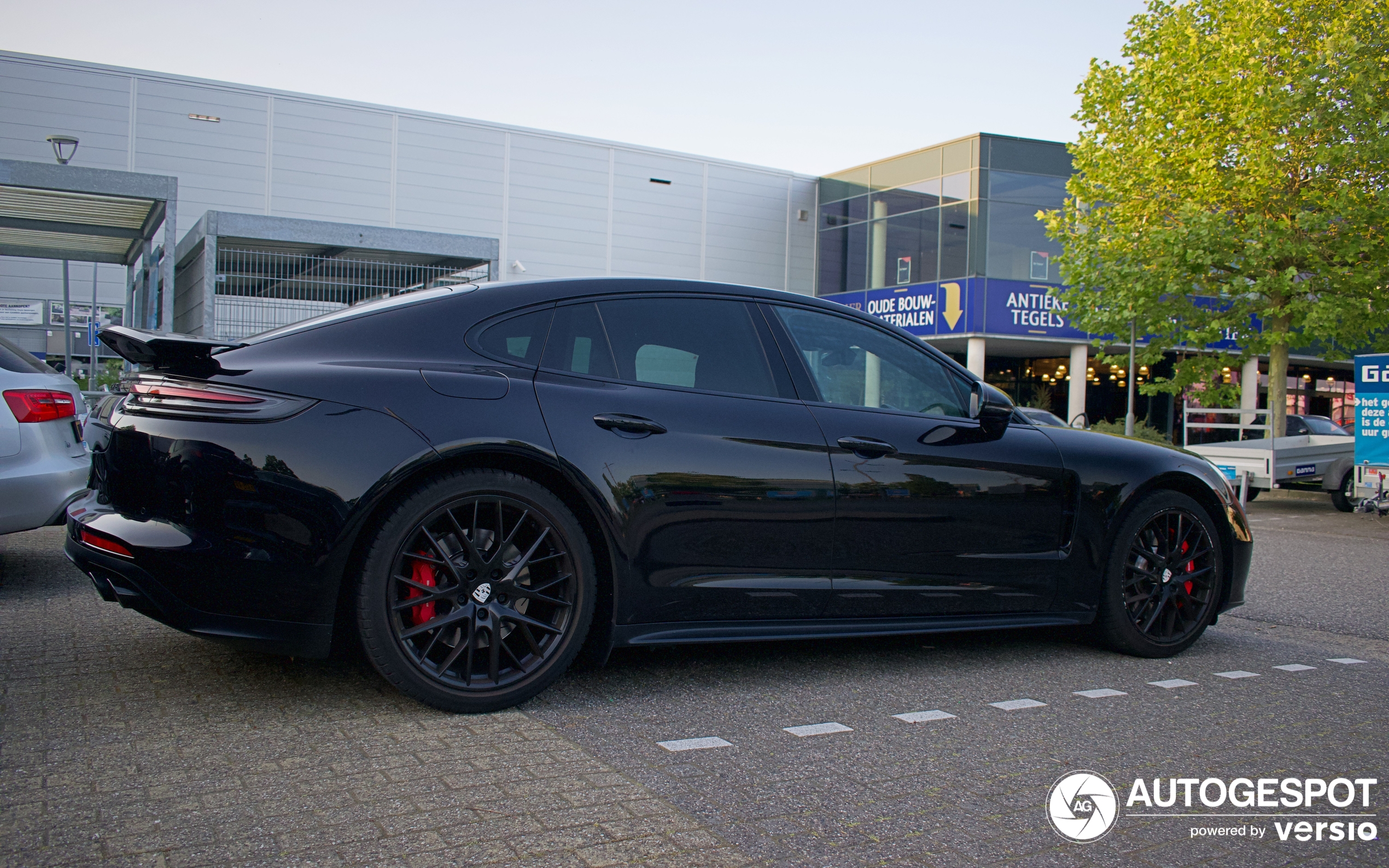 Porsche 971 Panamera GTS MkI