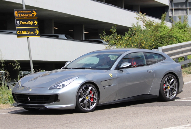 Ferrari GTC4Lusso T