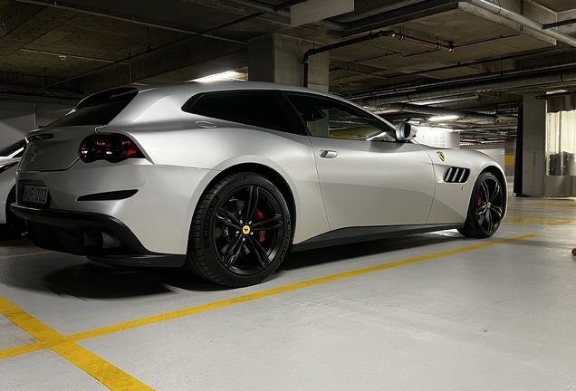 Ferrari GTC4Lusso