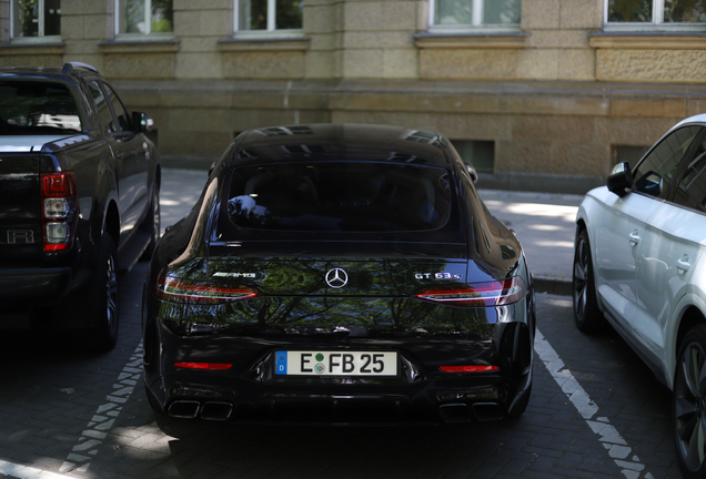 Mercedes-AMG GT 63 S X290