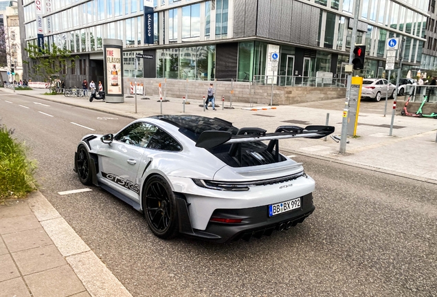 Porsche 992 GT3 RS Weissach Package