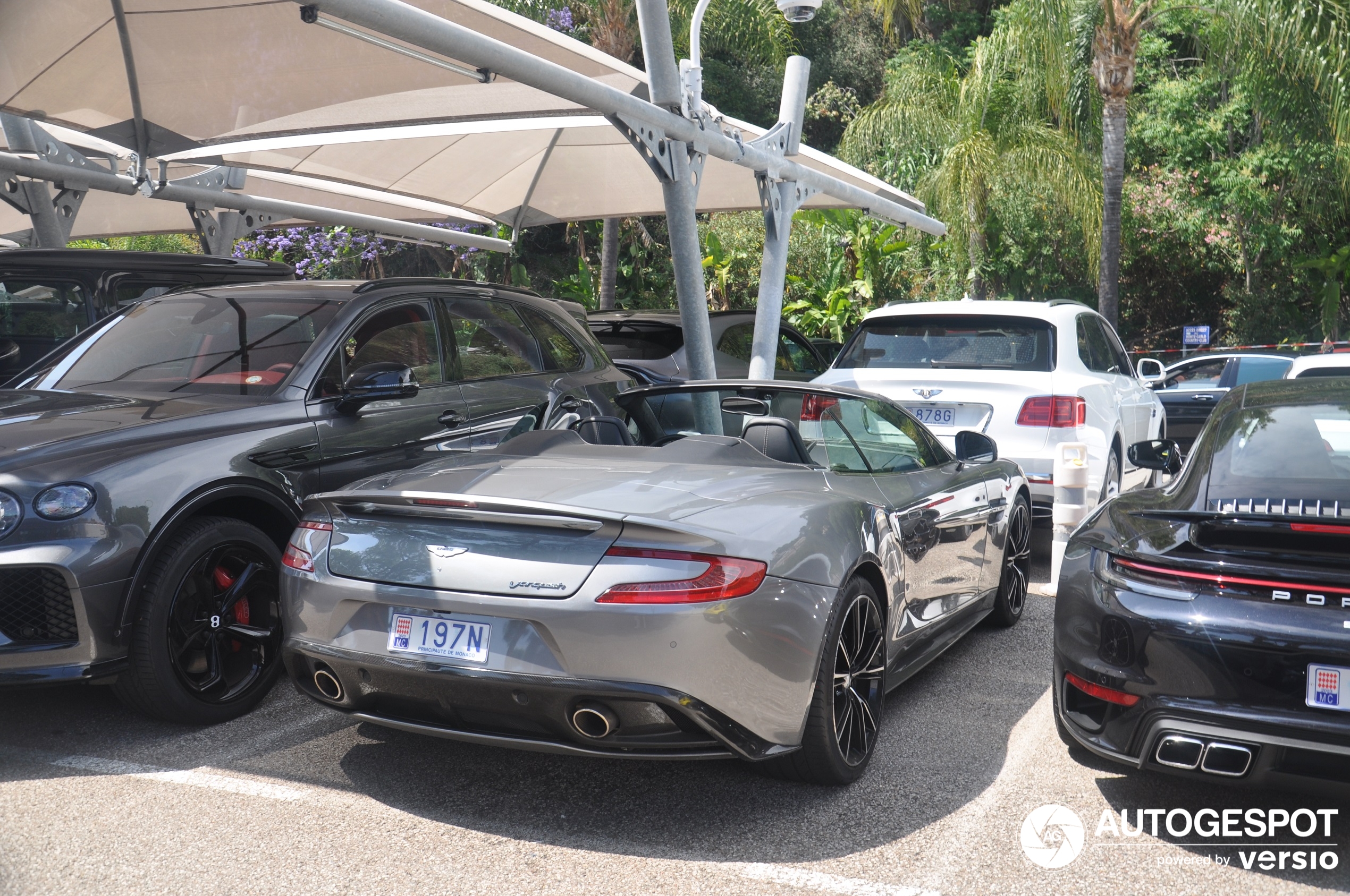 Aston Martin Vanquish Volante