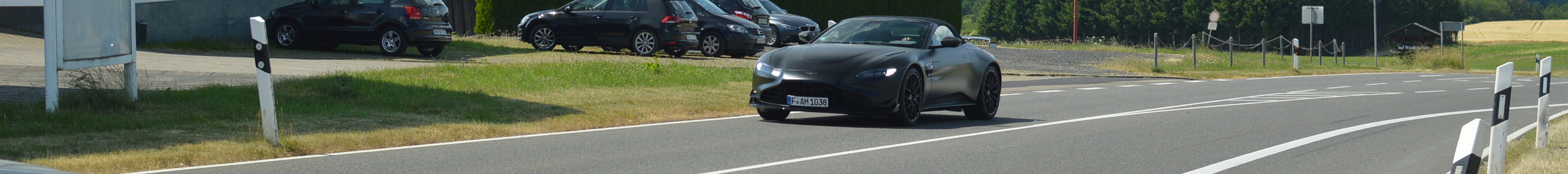 Aston Martin V8 Vantage Formula 1 Edition Roadster