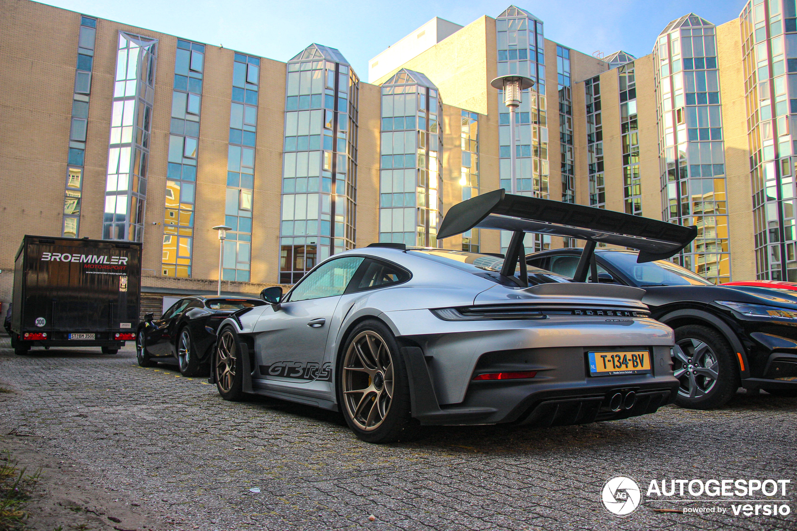 Porsche 992 GT3 RS Weissach Package