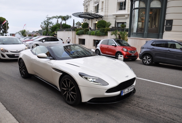 Aston Martin DB11 V8 Volante