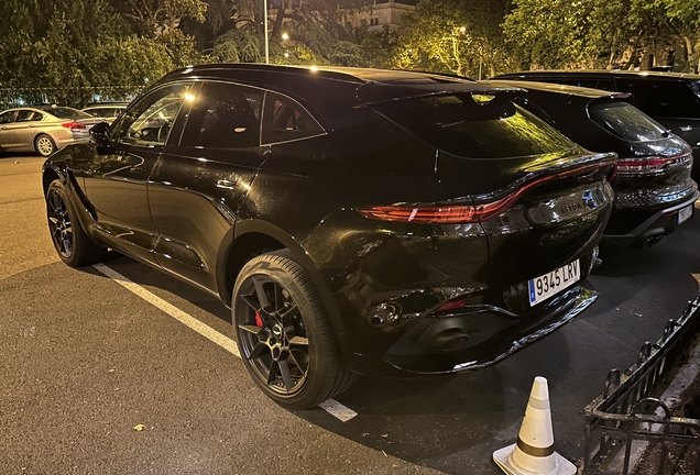 Aston Martin DBX