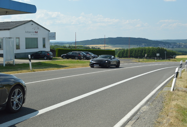 Aston Martin V8 Vantage Formula 1 Edition Roadster