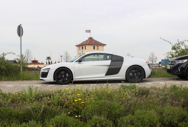 Audi R8 V10 Plus 2013