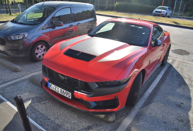 Ford Mustang Dark Horse 2024