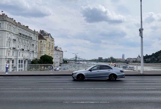 Mercedes-Benz E 63 AMG S W212