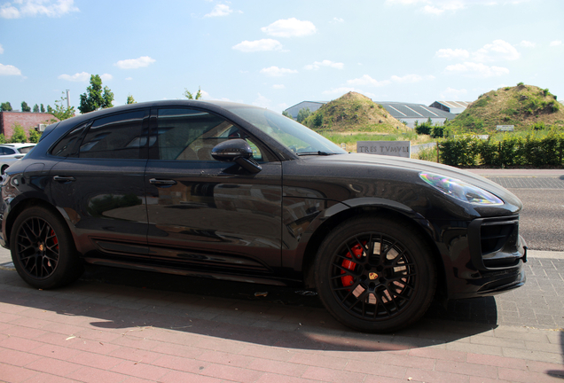 Porsche 95B Macan GTS MkIII