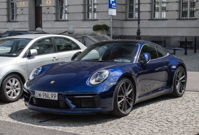 Porsche 992 Carrera 4S