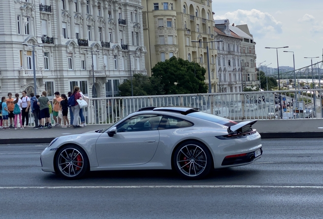 Porsche 992 Carrera 4S