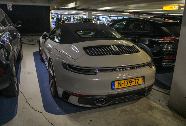 Porsche 992 Carrera 4S Cabriolet