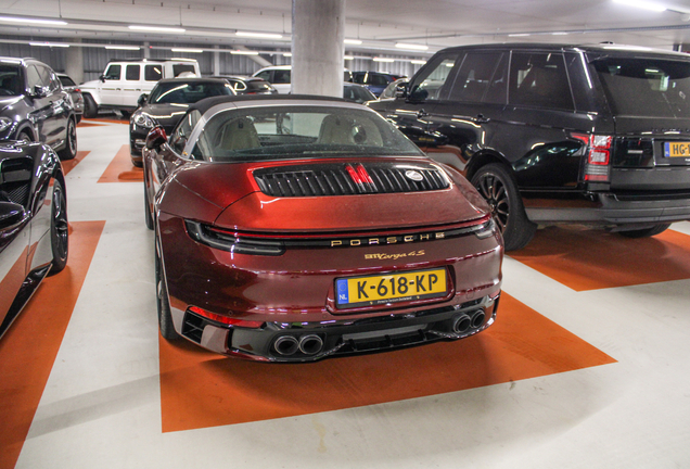 Porsche 992 Targa 4S Heritage Design Edition