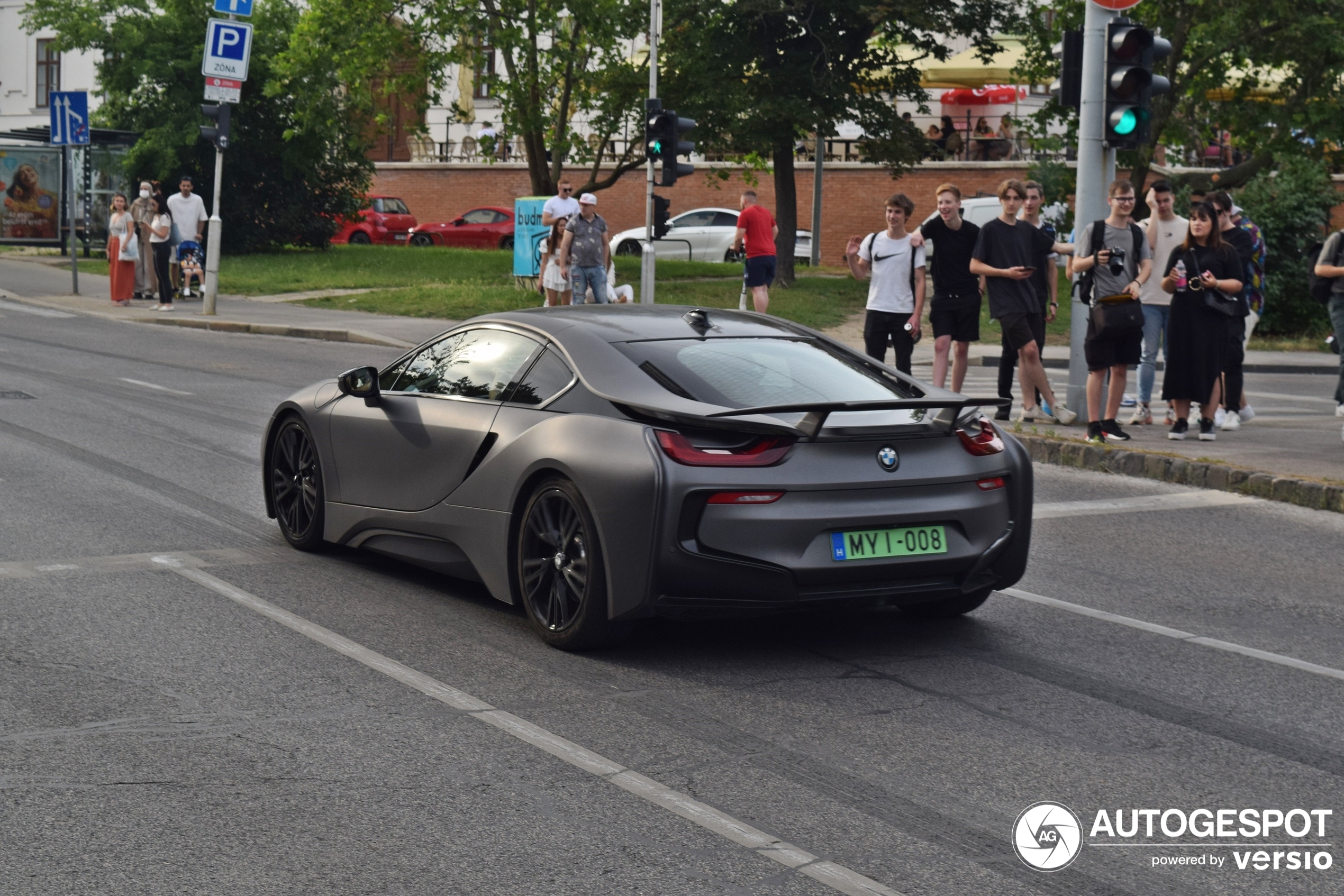 BMW i8