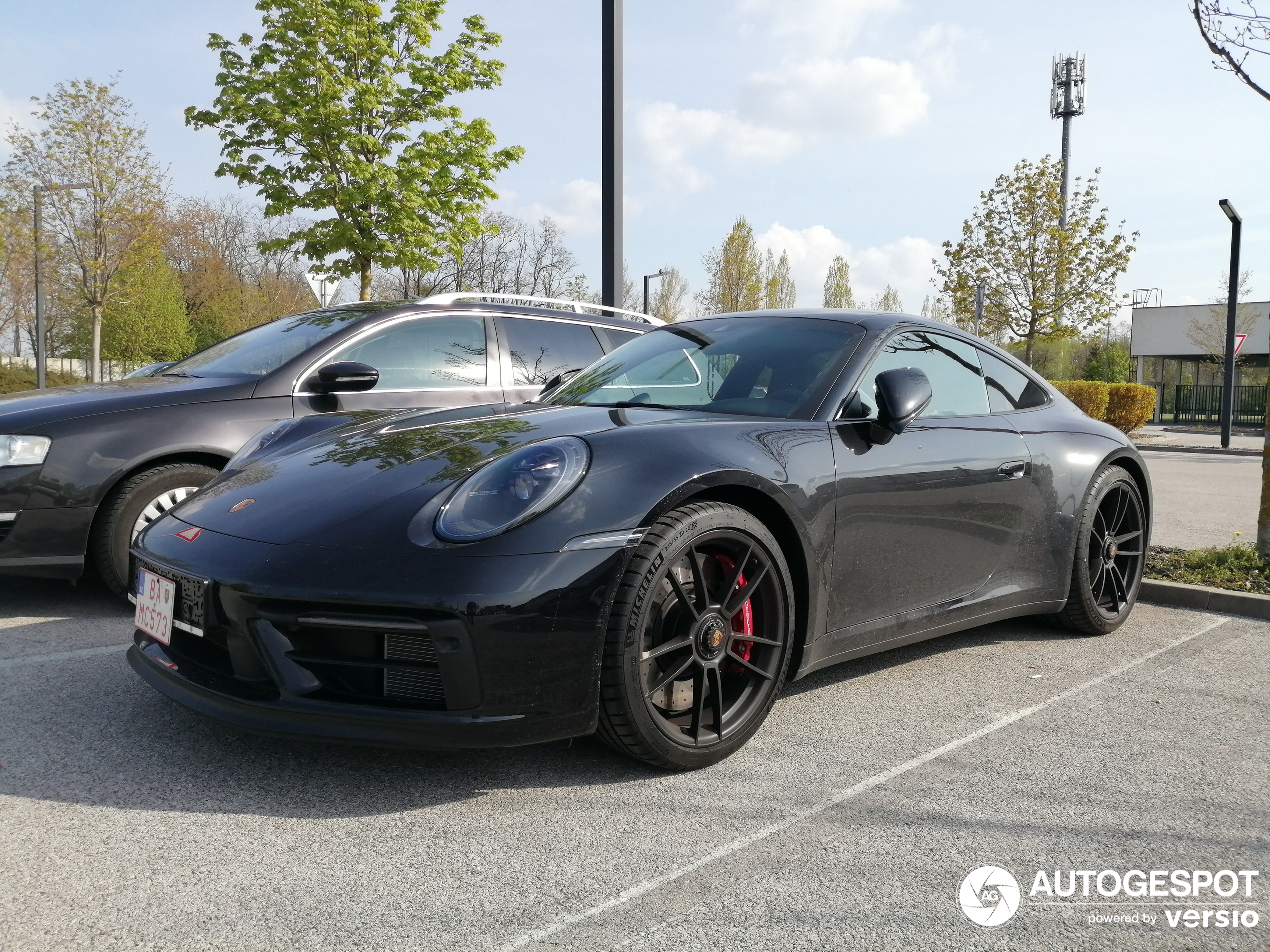 Porsche 992 Carrera 4 GTS