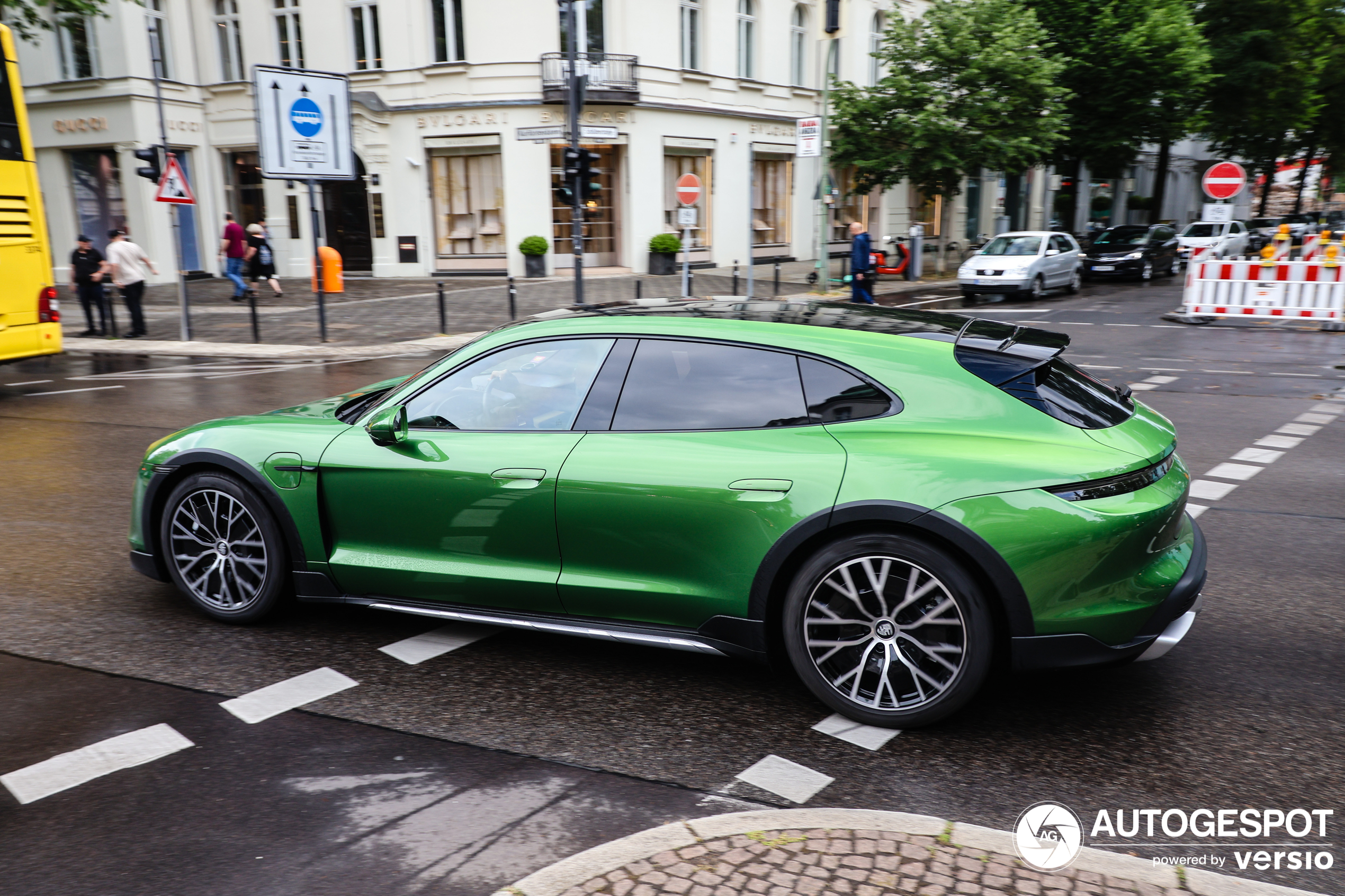 Porsche Taycan Turbo Cross Turismo