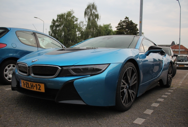 BMW i8