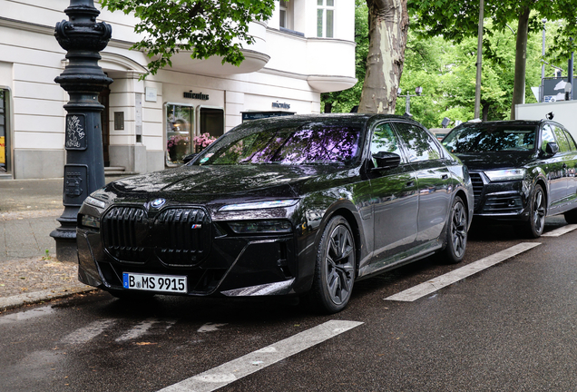 BMW M760e xDrive