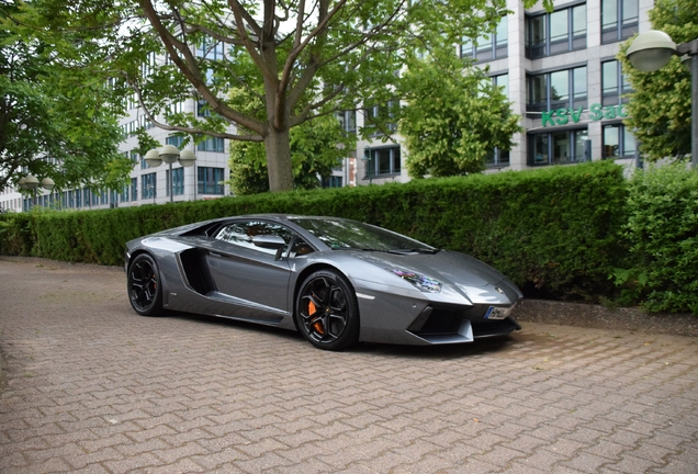 Lamborghini Aventador LP700-4