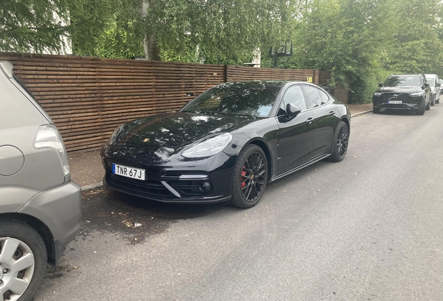 Porsche 971 Panamera Turbo