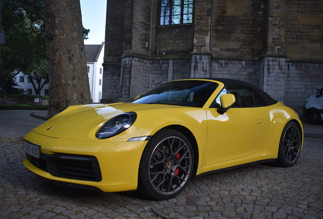 Porsche 992 Carrera 4S Cabriolet