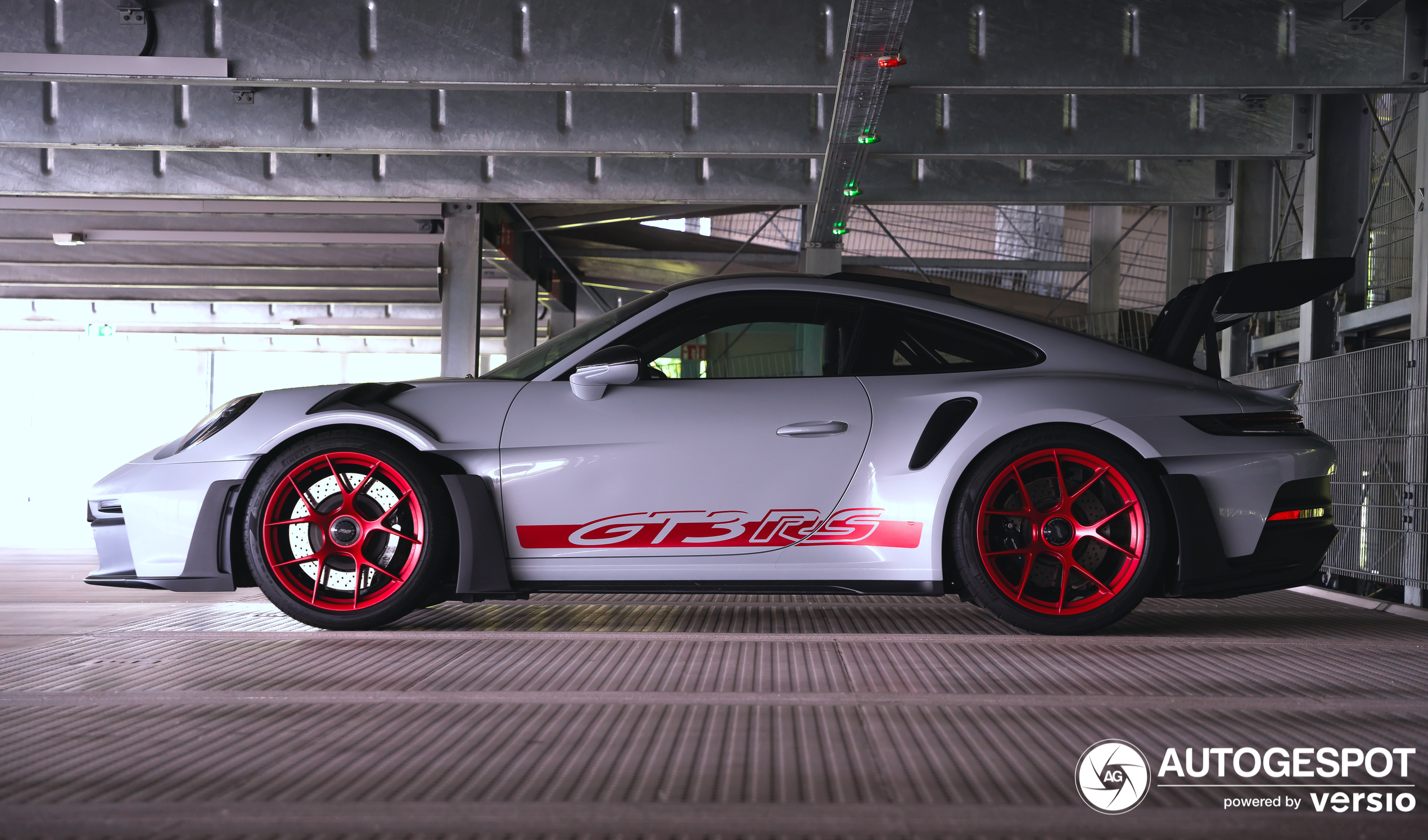 Porsche 992 GT3 RS Weissach Package